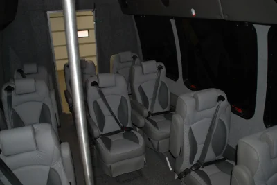 MINI BUS - Image 11 of 17