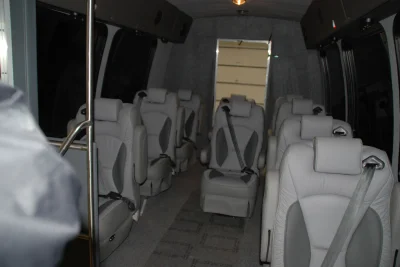 MINI BUS - Image 12 of 17