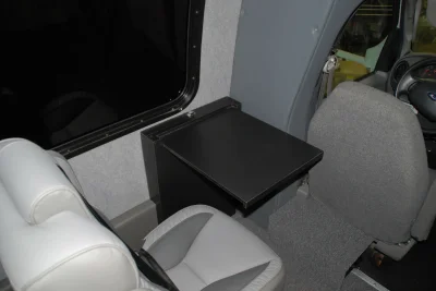 MINI BUS - Image 2 of 17