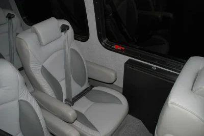 MINI BUS - Image 5 of 17