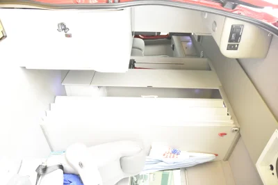 RED - Image 17 of 27