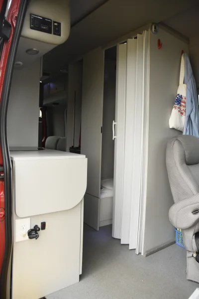 RED - Image 18 of 27