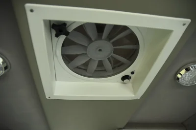 RED - Image 21 of 27