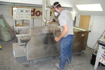 PAINT SHOP - Image 7 of 13