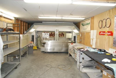 PAINT SHOP - Image 9 of 13