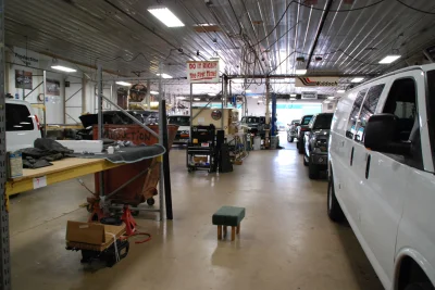 PRODUCTION SHOP - Image 2 of 6