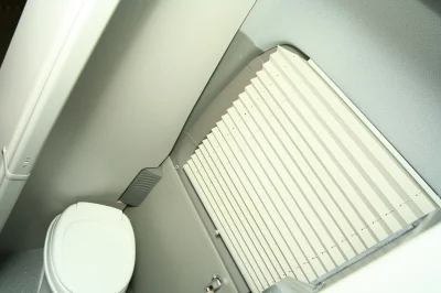 WHITE - Image 19 of 129