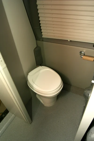 WHITE - Image 20 of 129