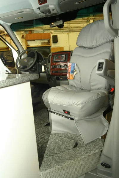 WHITE - Image 90 of 129