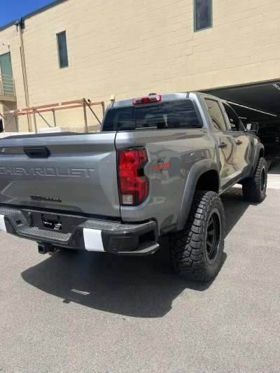 2026 CHEVY COLORADO - RAMPAGE PACKAGE  - STERLING GRAY (GXD) - 2026 CHEVY COLORADO RAMPAGE - Image 13 of 15