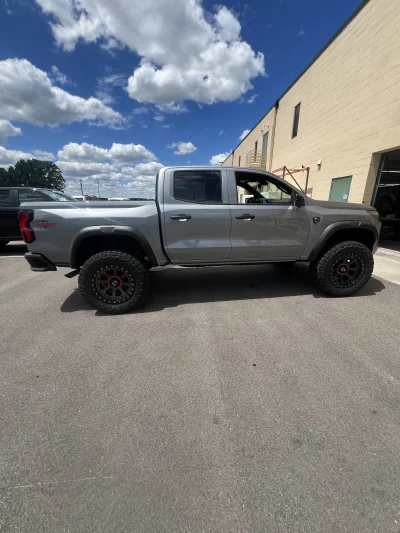 2026 CHEVY COLORADO - RAMPAGE PACKAGE  - STERLING GRAY (GXD) - 2026 CHEVY COLORADO RAMPAGE - Image 5 of 15