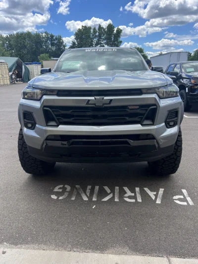 2026 CHEVY COLORADO - RAMPAGE PACKAGE  - STERLING GRAY (GXD) - 2026 CHEVY COLORADO RAMPAGE - Image 2 of 15