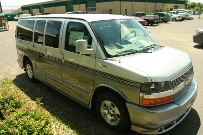 SILVER TWO TONE SWB LT - 2020 CHEVY  GALAXY - Image 11 of 22