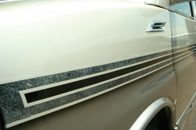 SILVER TWO TONE SWB LT - 2020 CHEVY  GALAXY - Image 17 of 22