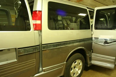 SILVER TWO TONE SWB LT - 2020 CHEVY  GALAXY - Image 4 of 22