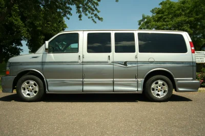 SILVER TWO TONE SWB LT - 2020 CHEVY  GALAXY - Image 8 of 22