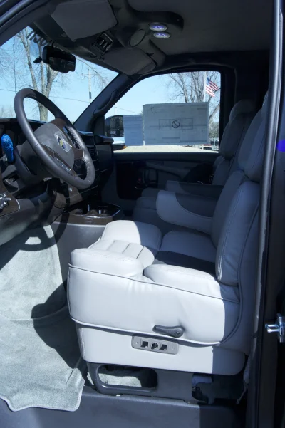 BLACK SWB LT - 2020 CHEVY  GALAXY - Image 3 of 15