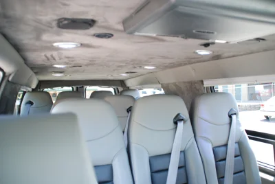 BLACK LWB LT - 2020 CHEVY  SHUTTLE - Image 6 of 7