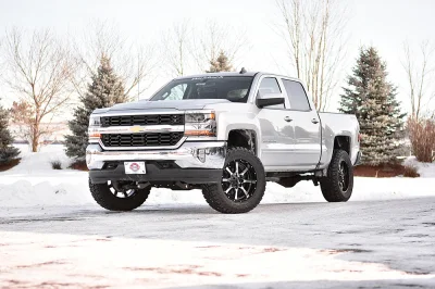 SILVER 1 - 2019 CHEVY SILVERADO 1500 LIFT - Image 2 of 10
