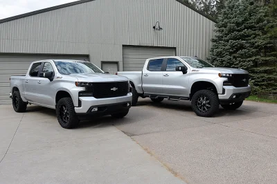 SILVER 2 - 2020 CHEVY SILVERADO 1500 LEVEL - Image 1 of 9