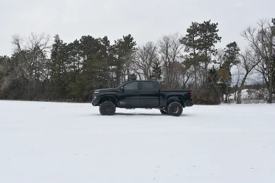 BLACK AND GOLD 1 - 2020 CHEVY SILVERADO 1500 LIFT - Image 4 of 18