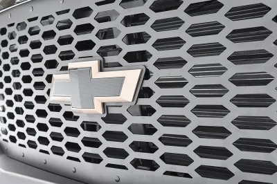 BLACK AND GOLD 1 - 2020 CHEVY SILVERADO 1500 LIFT - Image 9 of 18