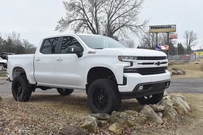 SUMMIT WHITE 1 - 2020 CHEVY SILVERADO 1500 LIFT - Image 3 of 10