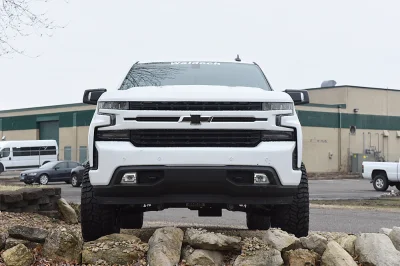 SUMMIT WHITE 1 - 2020 CHEVY SILVERADO 1500 LIFT - Image 4 of 10