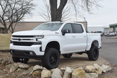 SUMMIT WHITE 1 - 2020 CHEVY SILVERADO 1500 LIFT - Image 7 of 10