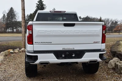 SUMMIT WHITE 1 - 2020 CHEVY SILVERADO 1500 LIFT - Image 9 of 10