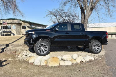 BLACK 1 - 2020 CHEVY SILVERADO 1500 LIFT - Image 2 of 7