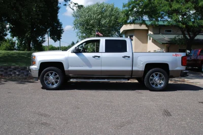 SILVER 2 TONE - 2020 CHEVY SILVERADO 1500 M80 - Image 3 of 5