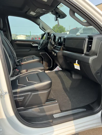 CUSTOM CHEVY SILVERADO 1500 WITH CUSTOM LEATHER BUILT BY WALDOCH - 2026 CHEVY SILVERADO 1500 CUSTOM - Image 7 of 16