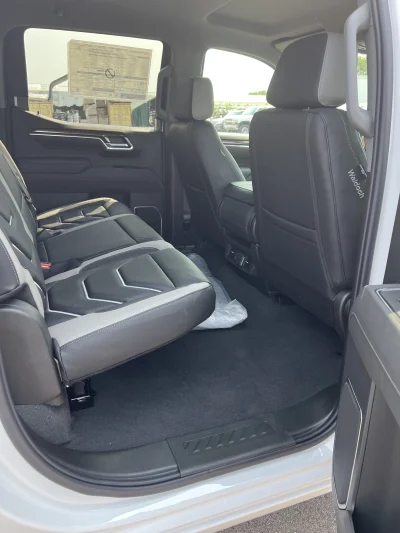 CUSTOM CHEVY SILVERADO 1500 CUSTOM INTERIOR BUILT BY THE BEST BUILT BY WALDOCH - 2026 CHEVY SILVERADO 1500 CUSTOM - Image 9 of 16