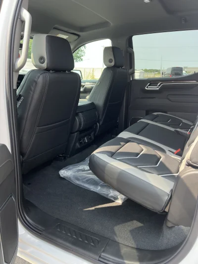 CUSTOM CHEVY SILVERADO 1500 CUSTOM INTERIOR BUILT BY THE BEST BUILT BY WALDOCH - 2026 CHEVY SILVERADO 1500 CUSTOM - Image 7 of 16