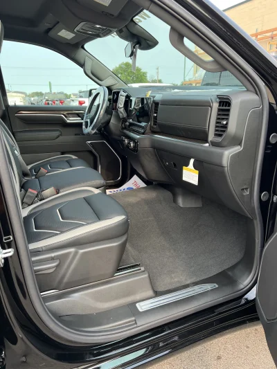CUSTOM CHEVY SILVERADO 1500 CUSTOM INTERIOR BUILT BY THE BEST BUILT BY WALDOCH - 2026 CHEVY SILVERADO 1500 CUSTOM - Image 7 of 16