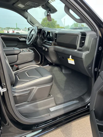 CUSTOM CHEVY SILVERADO 1500 WITH CUSTOM INTERIOR BUILT BY WALDOCH - 2026 CHEVY SILVERADO 1500 CUSTOM - Image 6 of 16