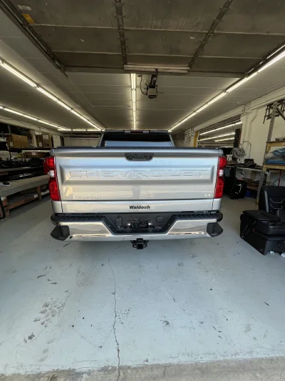 CUSTOM CHEVY SILVERADO WITH CUSTOM INTERIOR BUILT BY WALDOCH - 2026 CHEVY SILVERADO 1500 CUSTOM - Image 10 of 14