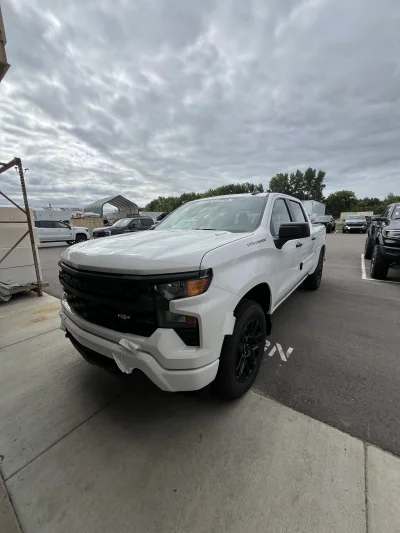 2026 CHEVY SILVERADO 1500 - BASIC PACKAGE - SUMMIT WHITE (GAZ) - 2026 CHEVY SILVERADO 1500 CUSTOM - Image 1 of 17