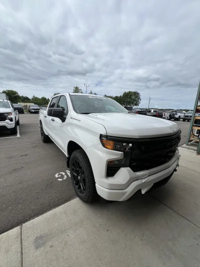 2026 CHEVY SILVERADO 1500 - BASIC PACKAGE - SUMMIT WHITE (GAZ) - 2026 CHEVY SILVERADO 1500 CUSTOM - Image 3 of 17
