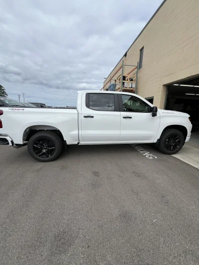 2026 CHEVY SILVERADO 1500 - BASIC PACKAGE - SUMMIT WHITE (GAZ) - 2026 CHEVY SILVERADO 1500 CUSTOM - Image 5 of 17