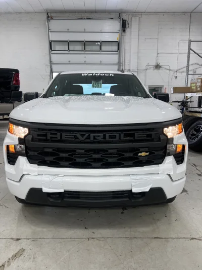 2026 CHEVY SILVERADO 1500 - BASIC PACKAGE - SUMMIT WHITE (GAZ) - 2026 CHEVY SILVERADO 1500 CUSTOM - Image 2 of 15
