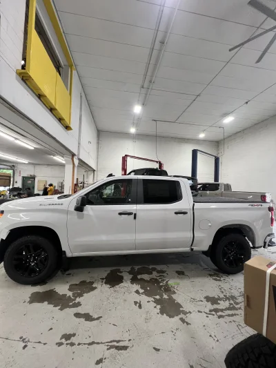2026 CHEVY SILVERADO 1500 - BASIC PACKAGE - SUMMIT WHITE (GAZ) - 2026 CHEVY SILVERADO 1500 CUSTOM - Image 4 of 15