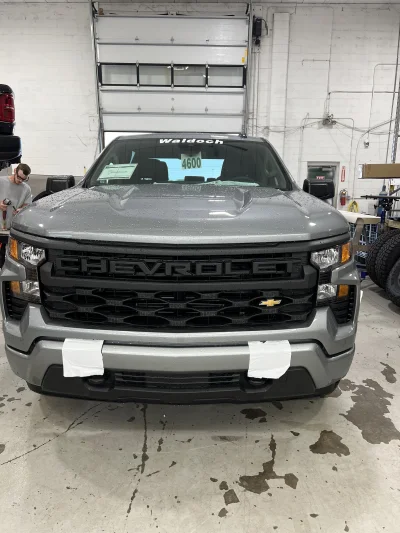 2026 CHEVY SILVERADO 1500 - BASIC PACKAGE - STERLING GRAY (GXD) - 2026 CHEVY SILVERADO 1500 CUSTOM - Image 3 of 15
