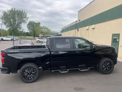 2026 CHEVY SILVERADO 1500 - LEVEL PACKAGE - BLACK (GBA) - 2026 CHEVY SILVERADO 1500 LEVEL - Image 4 of 21