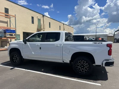 2026 CHEVY SILVERADO 1500 - LEVEL PACKAGE - SUMMIT WHITE (GAZ) - 2026 CHEVY SILVERADO 1500 LEVEL - Image 5 of 19
