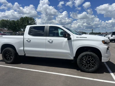 2026 CHEVY SILVERADO 1500 - LEVEL PACKAGE - SUMMIT WHITE (GAZ) - 2026 CHEVY SILVERADO 1500 LEVEL - Image 4 of 19