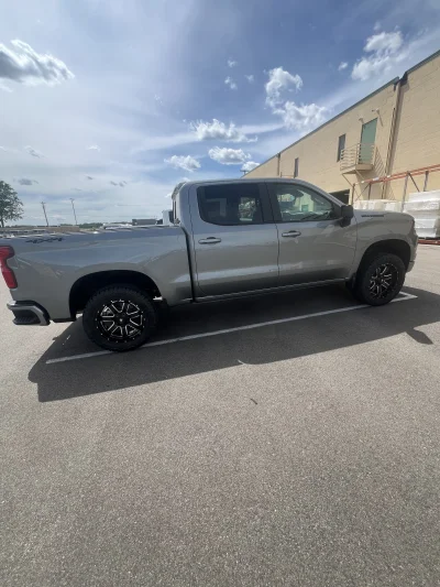 2026 CHEVY SILVERADO 1500 - LEVEL PACKAGE - STERLING GRAY (GXD) - 2026 CHEVY SILVERADO 1500 LEVEL - Image 5 of 16