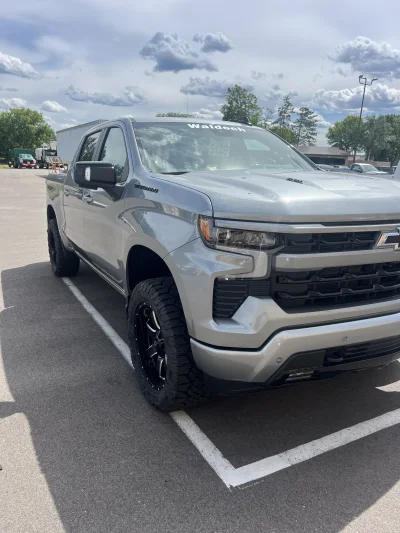 2026 CHEVY SILVERADO 1500 - LEVEL PACKAGE - STERLING GRAY (GXD) - 2026 CHEVY SILVERADO 1500 LEVEL - Image 2 of 16