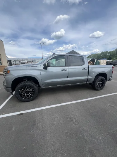 2026 CHEVY SILVERADO 1500 - LEVEL PACKAGE - STERLING GRAY (GXD) - 2026 CHEVY SILVERADO 1500 LEVEL - Image 4 of 16